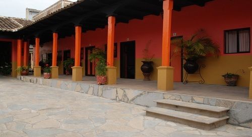 Hotel Lirice Colonial Комитан де Домингес Екстериор снимка